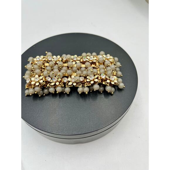 J. Crew Cluster Crystal Flowers Grey Lucite Beads Statement Cha Cha Bracelet - Picture 4 of 8